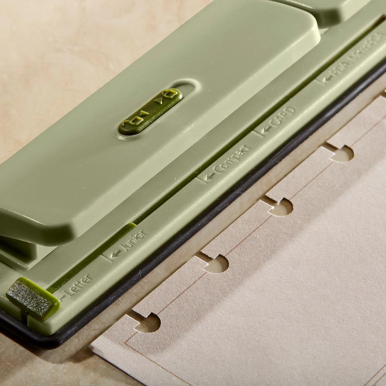 Circa 1-2-3 Portable Discbound Notebook Punch - Image 3