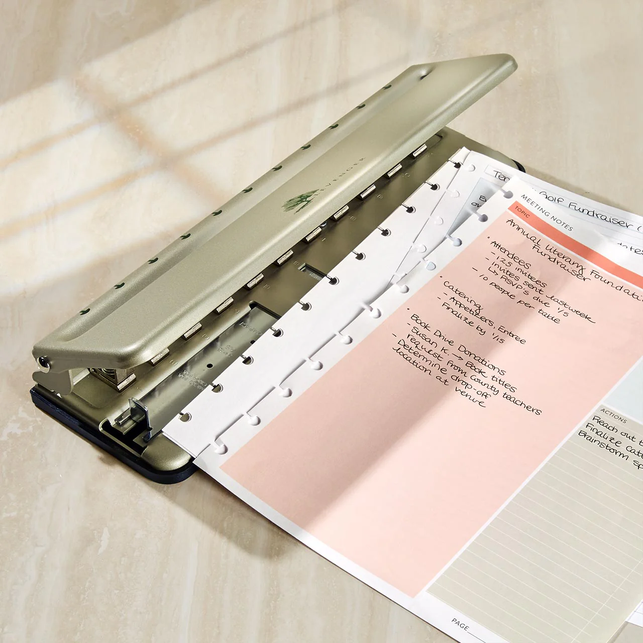 Circa Universal Discbound Notebook Desk Punch