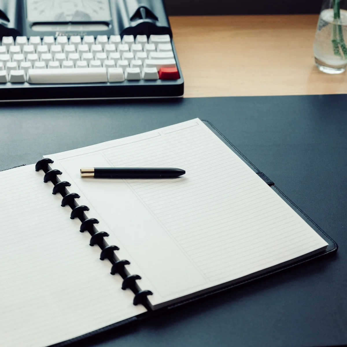 Freewrite Circa Leather Discbound Notebook - Image 5