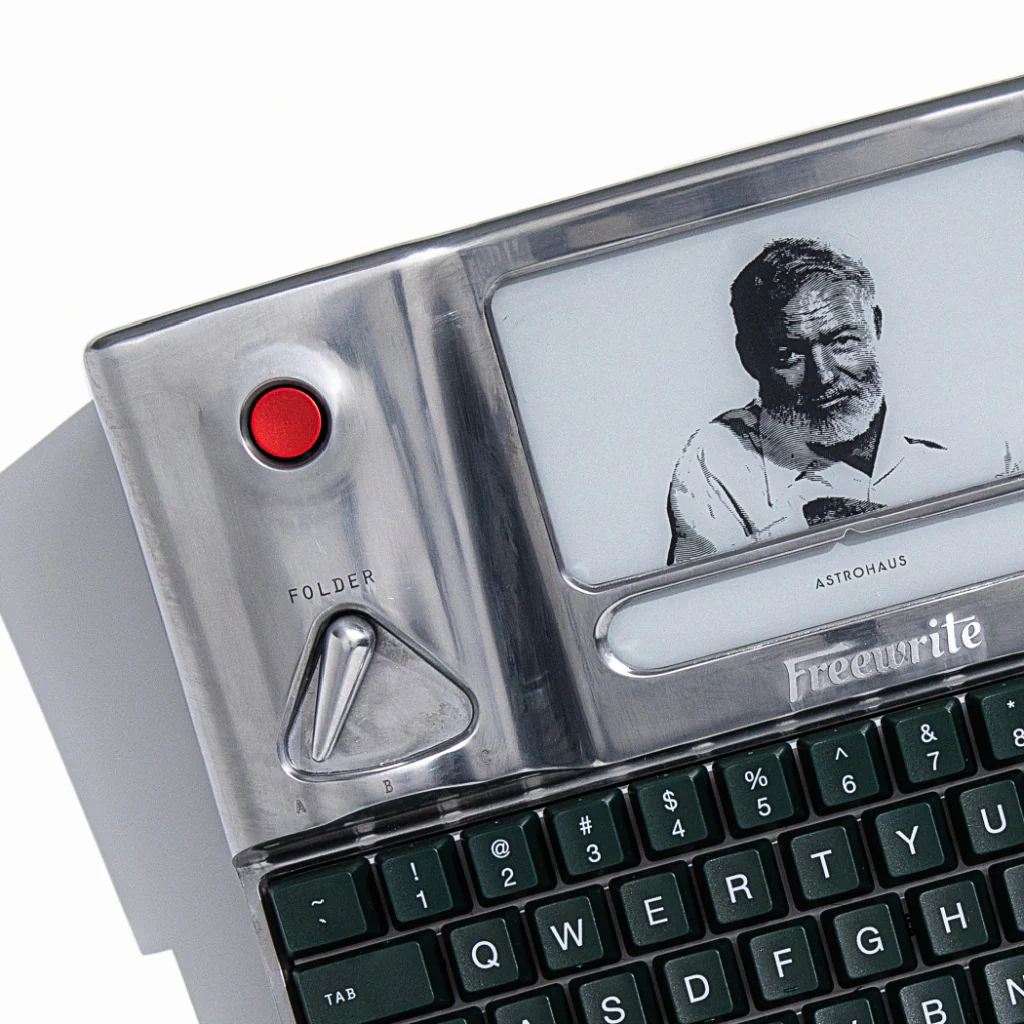Ernest Hemingway Freewrite Signature Edition - Image 5